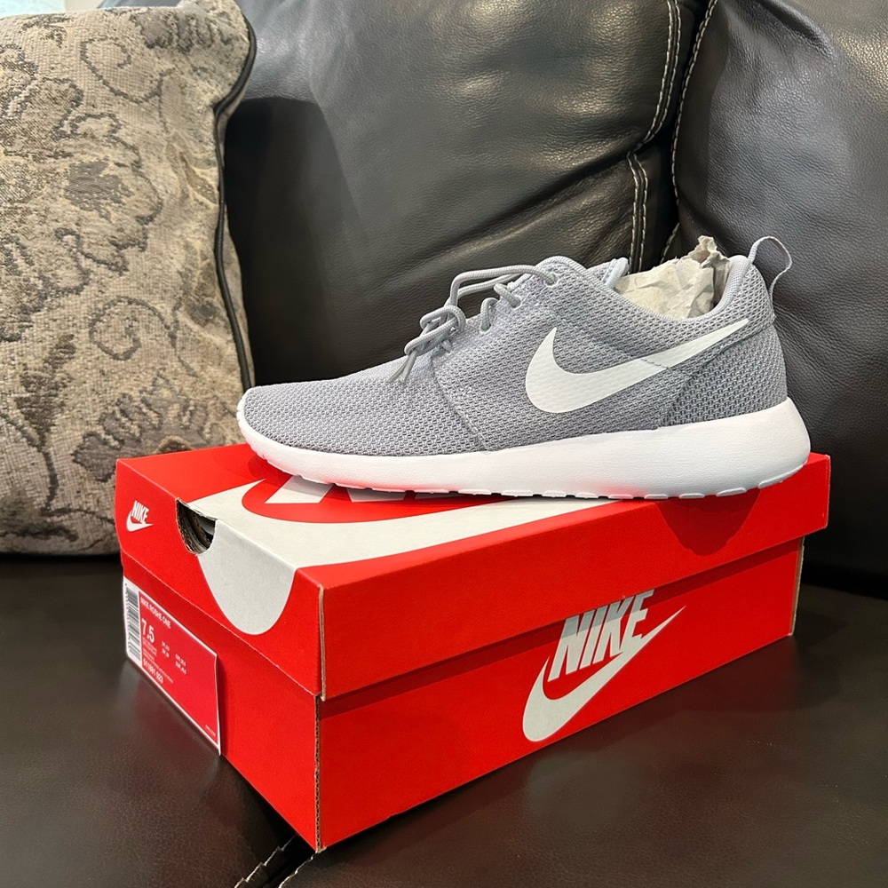 Nike Roshe One Wolf Grey White Athletic Shoes
